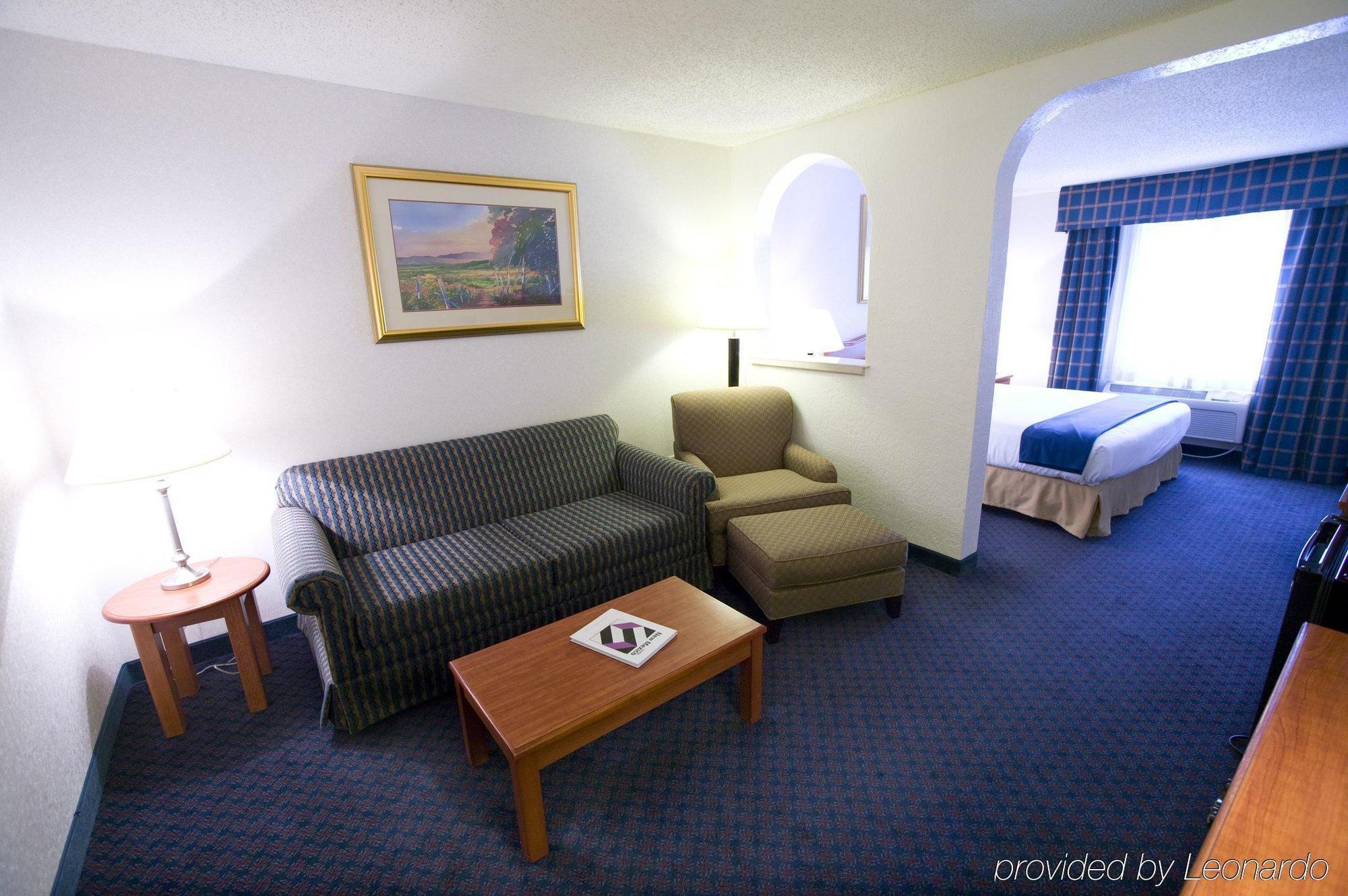 Отель Ramada By Wyndham Санта-Фе Номер фото